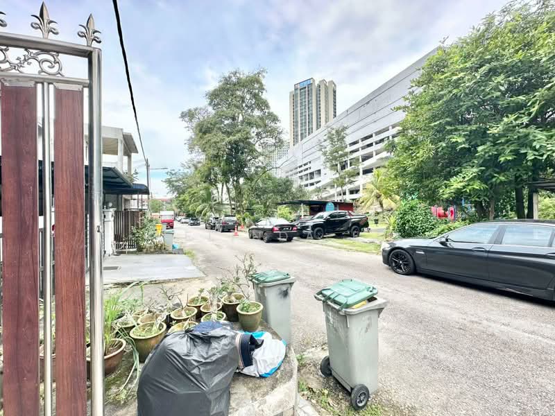 Rumah Teres 2.5 Tingkat untuk Dijual di Taman Bukit Mewah (Tampoi) - Melinda Ee - Exterior - PropertyGuru.com.my