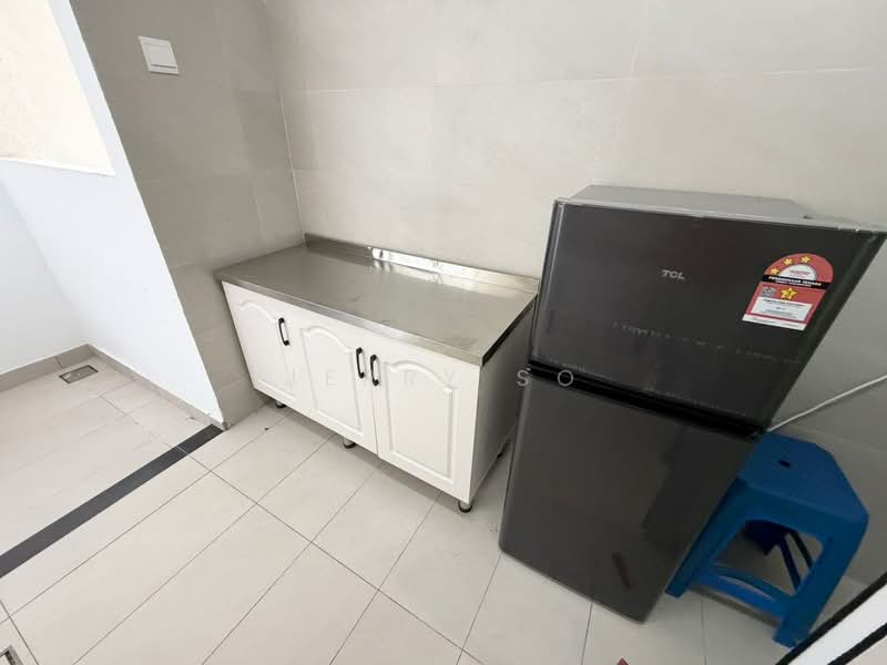 Kondominium untuk Disewa di Setia Pinnacle - Jerry So - Kitchen - PropertyGuru.com.my