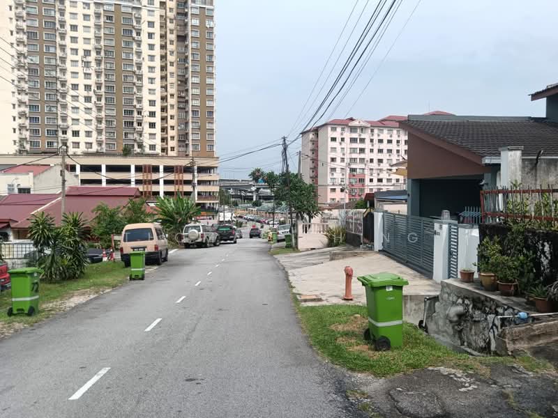 Rumah Berkembar untuk Dijual di Taman Castlefield (Sri Petaling) - Thomas Ching - Exterior - PropertyGuru.com.my