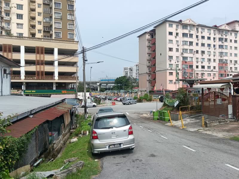 Rumah Berkembar untuk Dijual di Taman Castlefield (Sri Petaling) - Thomas Ching - Exterior - PropertyGuru.com.my