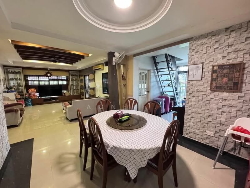 Semi-Detached House for Sale in Taman Johor (Tampoi) - Agnes . - PropertyGuru.com.my