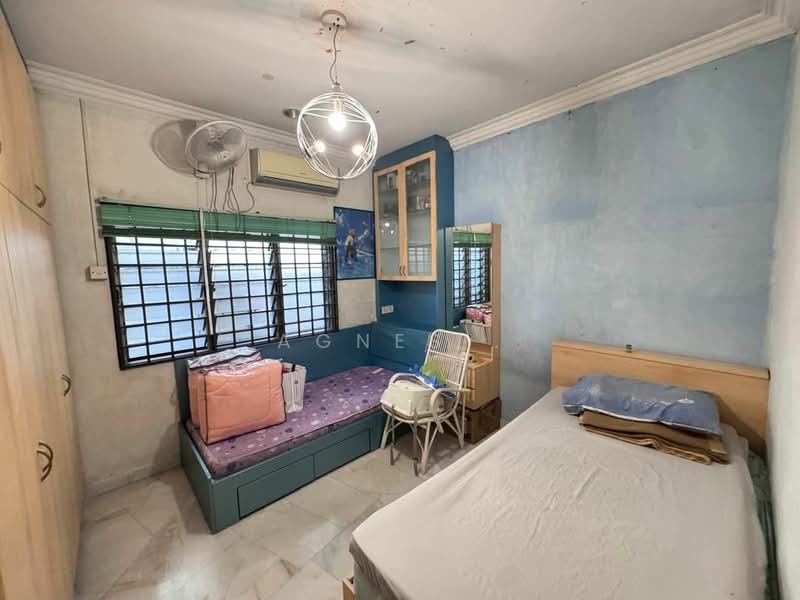 Semi-Detached House for Sale in Taman Johor (Tampoi) - Agnes . - PropertyGuru.com.my