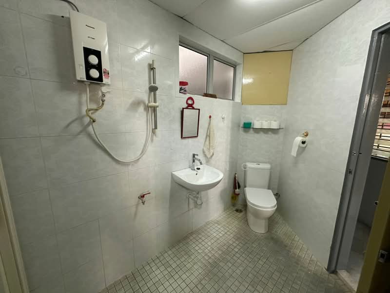Pangsapuri untuk Disewa di Nova I - CW Kong - Bathroom - PropertyGuru.com.my
