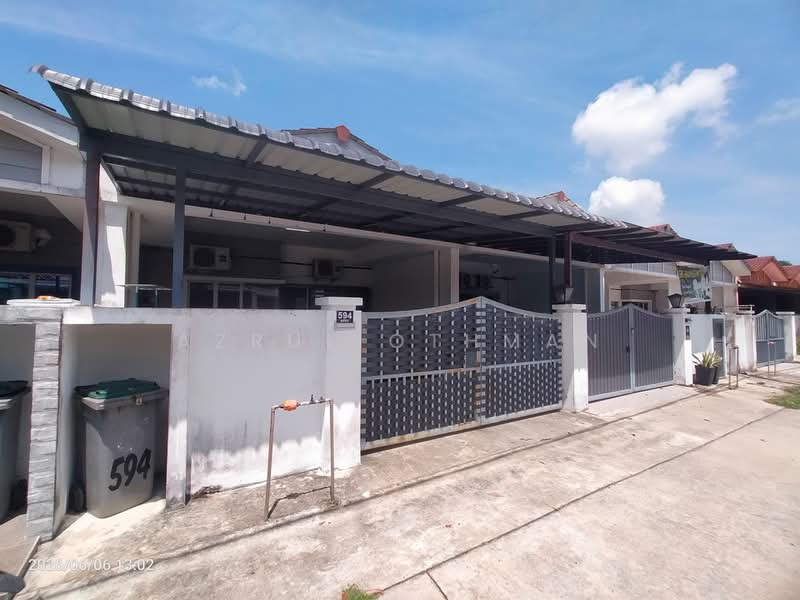 1-storey Terraced House for Sale in Port Dickson (Negeri Sembilan) - Azrul Othman - Exterior - PropertyGuru.com.my
