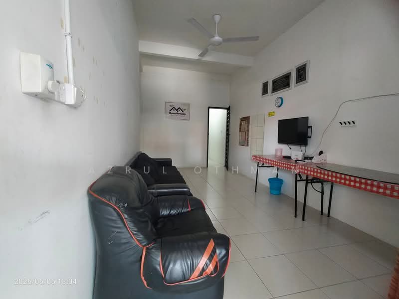1-storey Terraced House for Sale in Port Dickson (Negeri Sembilan) - Azrul Othman - Living Room - PropertyGuru.com.my