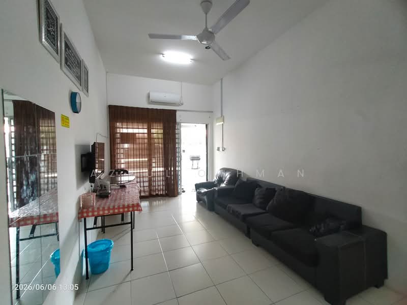 1-storey Terraced House for Sale in Port Dickson (Negeri Sembilan) - Azrul Othman - Living Room - PropertyGuru.com.my