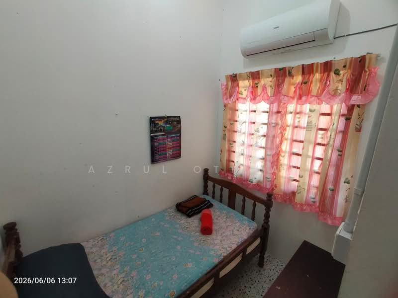 1-storey Terraced House for Sale in Port Dickson (Negeri Sembilan) - Azrul Othman - Bedroom - PropertyGuru.com.my
