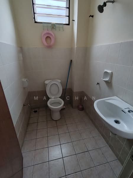 Rumah Teres 2 Tingkat untuk Dijual di Taman Vista Emas (Bangi) - May Chan - Bathroom - PropertyGuru.com.my