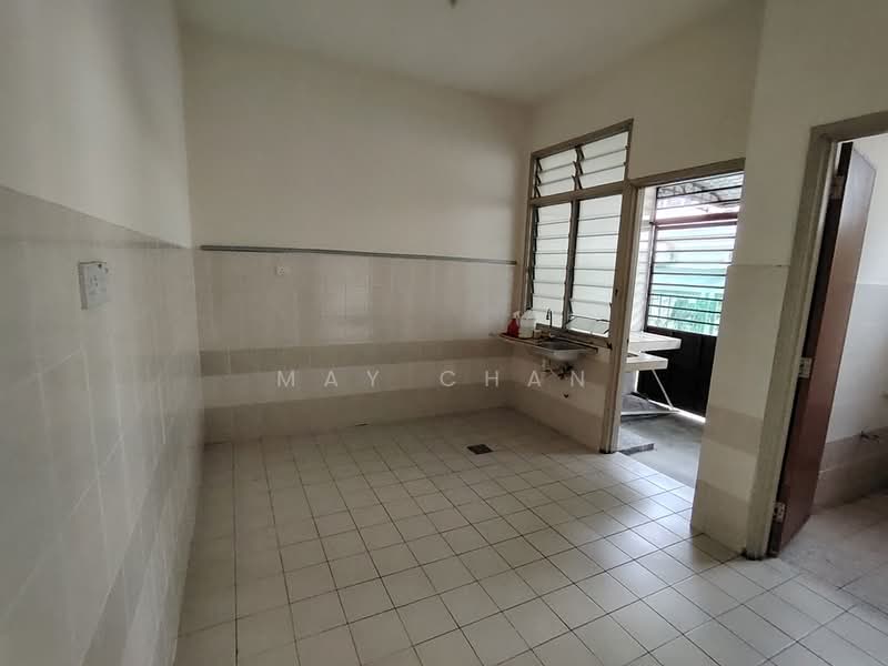 Rumah Teres 2 Tingkat untuk Dijual di Taman Vista Emas (Bangi) - May Chan - Kitchen - PropertyGuru.com.my