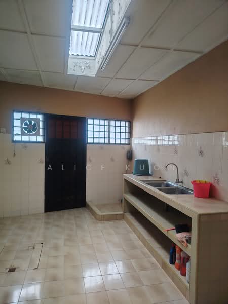 Rumah Teres 2 Tingkat untuk Dijual di SS17 (Subang Jaya) - Alice Kuon - Kitchen - PropertyGuru.com.my