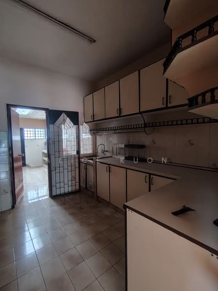 Rumah Teres 2 Tingkat untuk Dijual di SS17 (Subang Jaya) - Alice Kuon - Kitchen - PropertyGuru.com.my