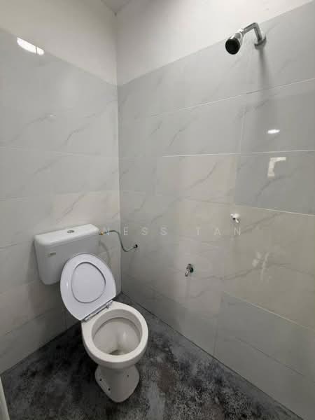 2-storey Terraced House for Sale in Taman Damai Jaya (Skudai) - Erness Tan - Bathroom - PropertyGuru.com.my