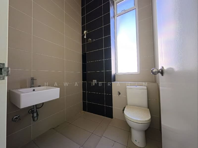 2-storey Terraced House for Sale in Eco Majestic (Semenyih) - Hawa Ibrahim - Bathroom - PropertyGuru.com.my