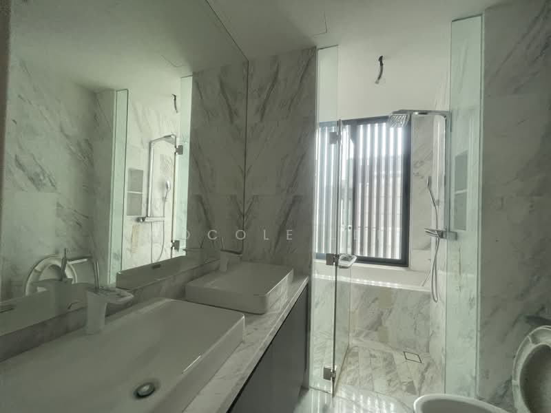 Kondominium untuk Dijual di The Light Collection IV - Mocole Lee - Bathroom - PropertyGuru.com.my