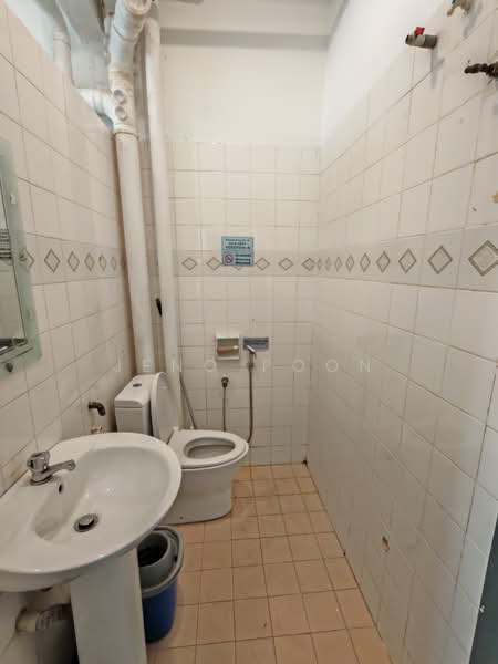 Shop / Office for Rent in Taman Desa (Kuala Lumpur) - Jeno Poon - Bathroom - PropertyGuru.com.my