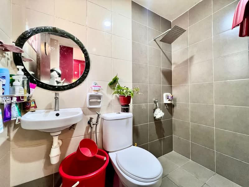 Rumah Teres 2 Tingkat untuk Dijual di Rawang Garden (Rawang) - Farhan Rafael - Bathroom - PropertyGuru.com.my