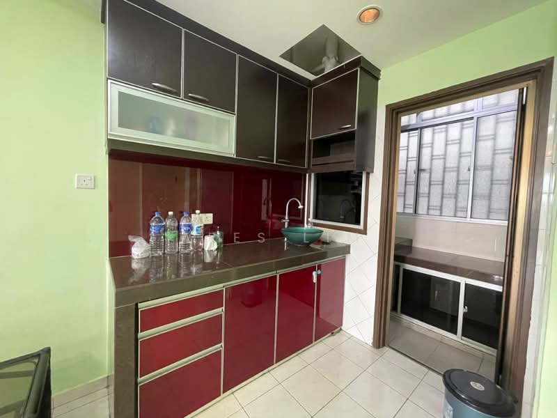 Apartment for Sale at Pangsapuri Indahria - Ares Lim - Kitchen - PropertyGuru.com.my