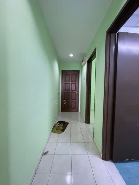 Apartment for Sale at Pangsapuri Indahria - Ares Lim - Corridor - PropertyGuru.com.my