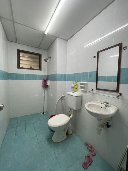 Apartment for Sale at Pangsapuri Indahria - Ares Lim - Bathroom - PropertyGuru.com.my