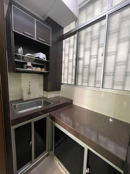 Apartment for Sale at Pangsapuri Indahria - Ares Lim - Kitchen - PropertyGuru.com.my