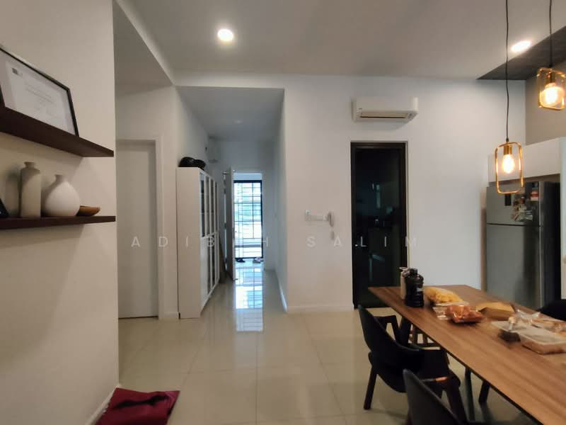 Condominium for Sale at Isle of Kamares - Adibah Salim - Corridor - PropertyGuru.com.my