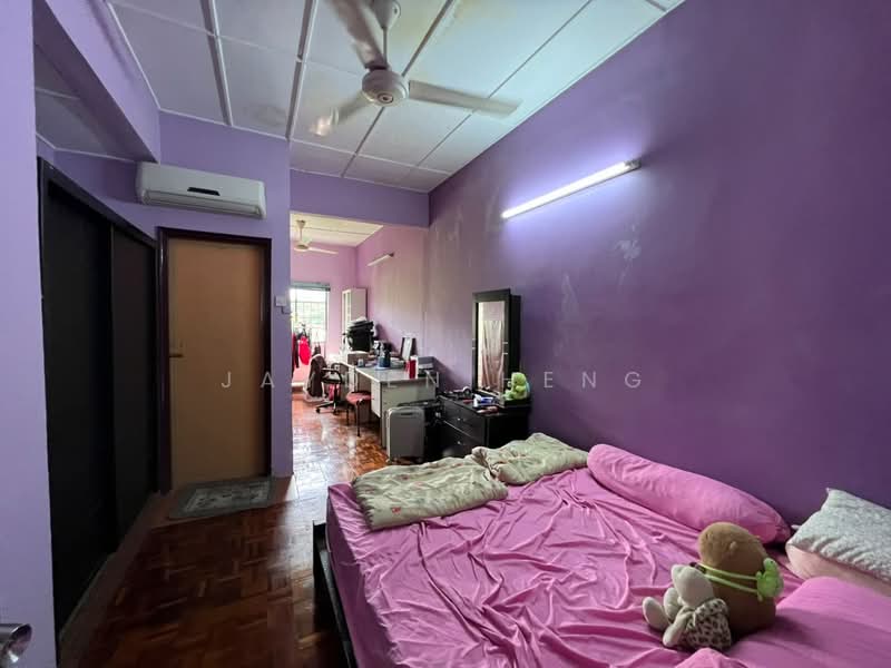 2-storey Terraced House for Sale in Taman Bukit Mayang Emas (Petaling Jaya) - Jayden Heng - Bedroom - PropertyGuru.com.my