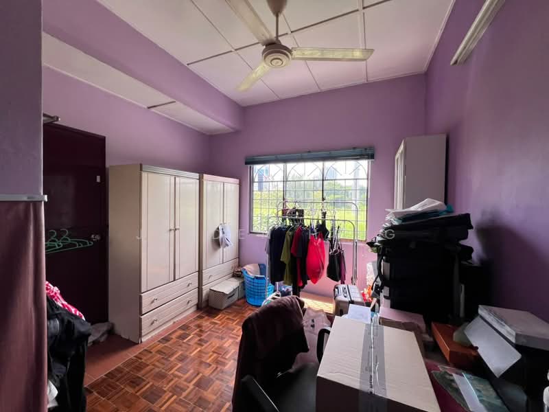2-storey Terraced House for Sale in Taman Bukit Mayang Emas (Petaling Jaya) - Jayden Heng - Bedroom - PropertyGuru.com.my