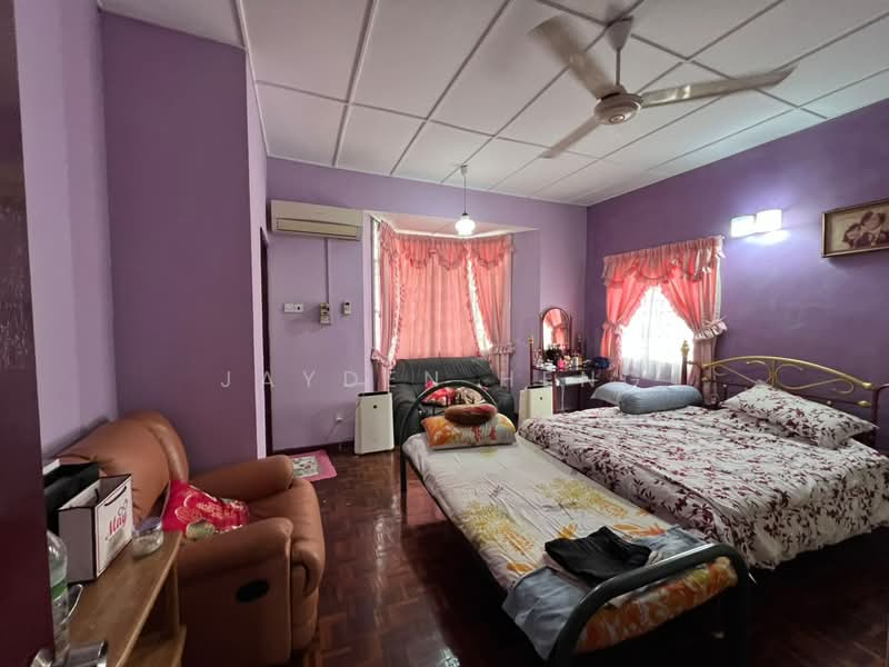 2-storey Terraced House for Sale in Taman Bukit Mayang Emas (Petaling Jaya) - Jayden Heng - Bedroom - PropertyGuru.com.my