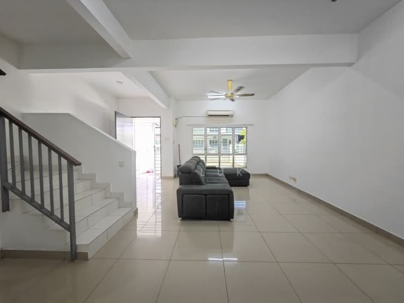 Rumah Teres 2 Tingkat untuk Dijual di Rawang (Selangor) - SK Luk - Living Room - PropertyGuru.com.my