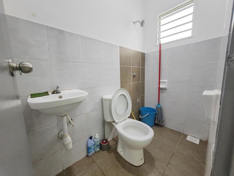 Rumah Teres 2 Tingkat untuk Dijual di Rawang (Selangor) - SK Luk - Bathroom - PropertyGuru.com.my