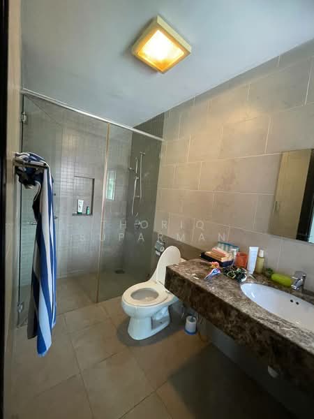 Semi-Detached House for Rent in Duta Tropika (Batu) - Thoriq Suparman - Bathroom - PropertyGuru.com.my