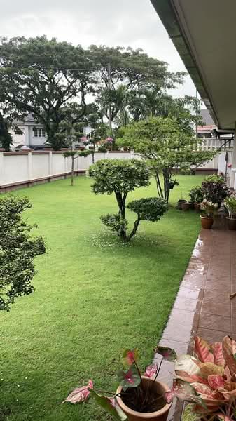 Semi-Detached House for Sale in Bukit Rahman Putra (Sungai Buloh) - Peggy Yong - Garden - PropertyGuru.com.my