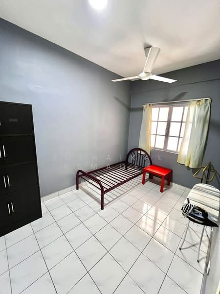 Pangsapuri untuk Disewa di Pangsapuri Mawar - Zulhaikal Asmadee - Bedroom - PropertyGuru.com.my