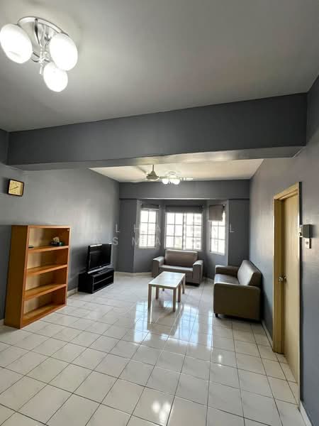 Pangsapuri untuk Disewa di Pangsapuri Mawar - Zulhaikal Asmadee - Living Room - PropertyGuru.com.my