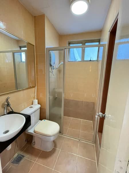 Kondominium untuk Disewa di East Lake Residence - Wesley Fu - Bathroom - PropertyGuru.com.my