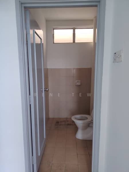 Apartment for Sale at Lake View Suites - Rene Tew - PropertyGuru.com.my