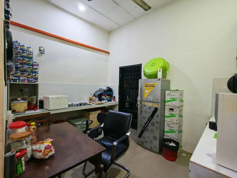 Shop / Office for Sale in Saujana Utama (Selangor) - Mohd Hazlan bin Mohd Sopi - PropertyGuru.com.my