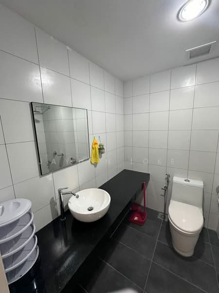 Servis Apartment untuk Disewa di Chambers - Jayden Loke - Bathroom - PropertyGuru.com.my