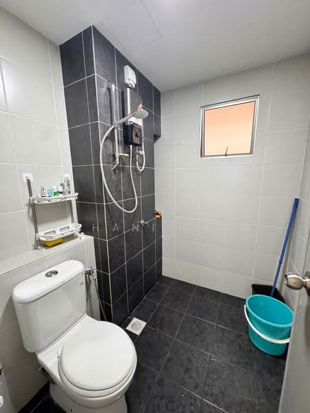Pangsapuri untuk Disewa di D'Cerrum Apartment - Rohani Daud - Bathroom - PropertyGuru.com.my