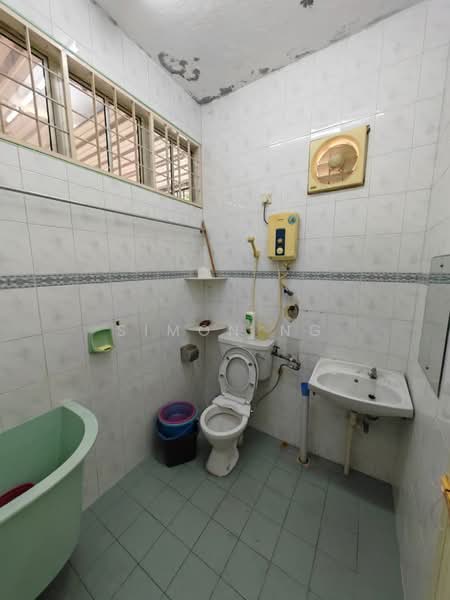 2-storey Terraced House for Sale in Taman Permai Jaya (Bukit Mertajam) - Simon Ng - Bathroom - PropertyGuru.com.my