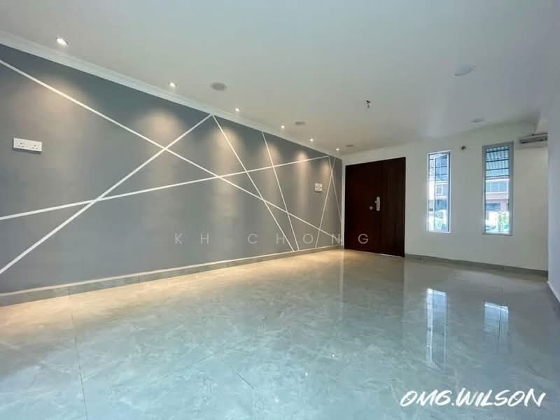 Rumah Teres 2 Tingkat untuk Dijual di Taman Desawan (Klang) - KH Chong - Living Room - PropertyGuru.com.my