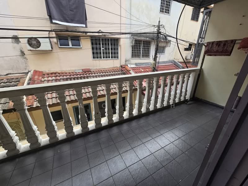 Rumah Teres 2.5 Tingkat untuk Dijual di Taman Kok Lian (Jalan Kuching) - Marcus Koh - Balcony - PropertyGuru.com.my