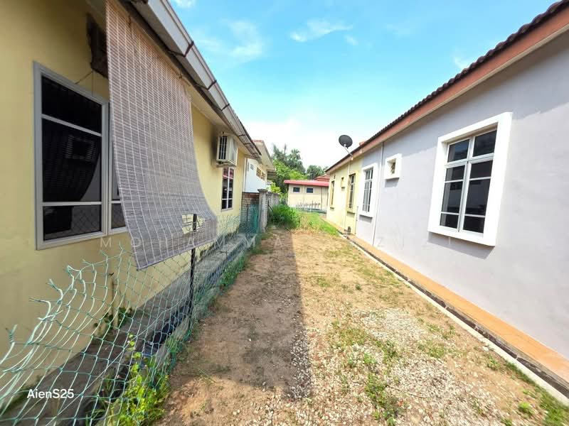 Semi-Detached House for Sale in Taman Kasha Villa (Balok) - Mohammad Azizi - PropertyGuru.com.my