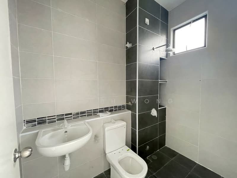 Rumah Teres 2 Tingkat untuk Dijual di Taman Desa Tebrau (Tebrau) - Joseph Wong - Bathroom - PropertyGuru.com.my