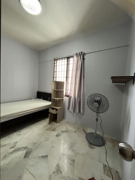 Pangsapuri untuk Dijual di Pangsapuri Seri Pinang - Rain Leow - Bedroom - PropertyGuru.com.my