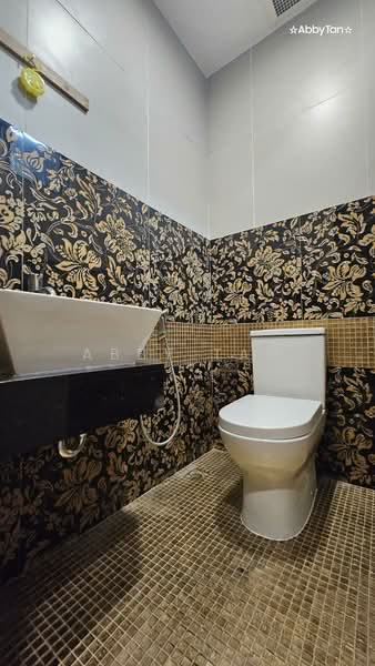 Kedai / Pejabat untuk Dijual di Kota Kinabalu (Sabah) - Abby Tan - Bathroom - PropertyGuru.com.my