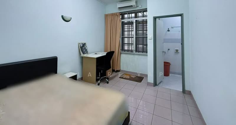 Rumah Teres 2 Tingkat untuk Dijual di Permas Jaya (Johor Bahru) - Claire Yap - Bedroom - PropertyGuru.com.my