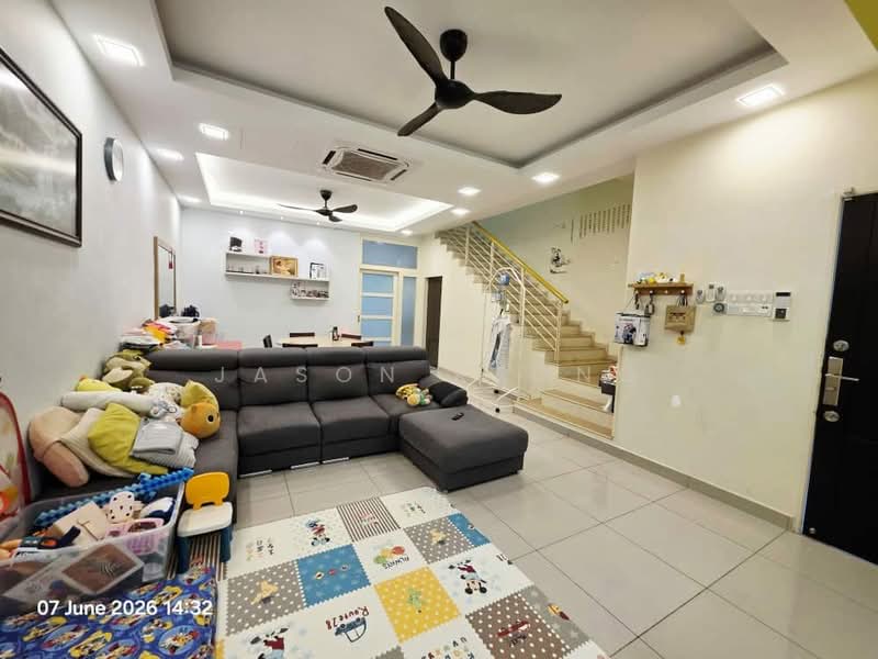 Rumah Teres 2 Tingkat untuk Dijual di Taman Putra Impiana (Puchong) - Jason Keong - Living Room - PropertyGuru.com.my