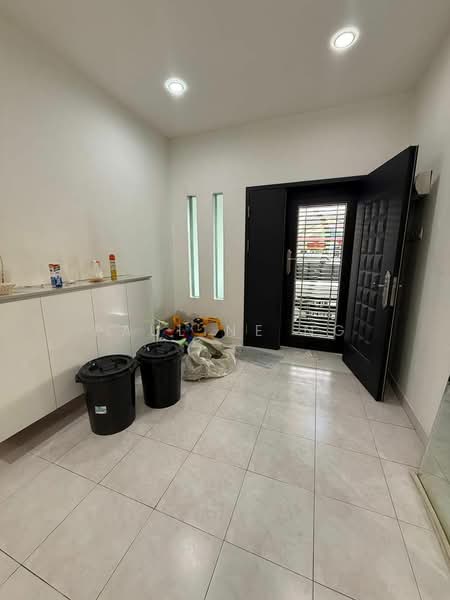1-storey Terraced House for Sale in Taman Bestari Indah (Ulu Tiram) - Pauline Ng - Entrance - PropertyGuru.com.my