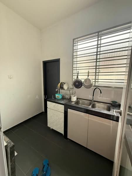 1-storey Terraced House for Sale in Taman Bestari Indah (Ulu Tiram) - Pauline Ng - Kitchen - PropertyGuru.com.my